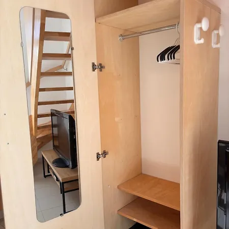 Duplex Confortable Avec Vue Sur Le Parc Bureau Et Borne De Recharge Pour Véhicule électrique